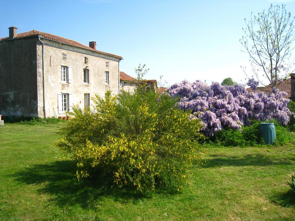 Wisteria House Bed & Breakfast Chanteloup  Exterior photo