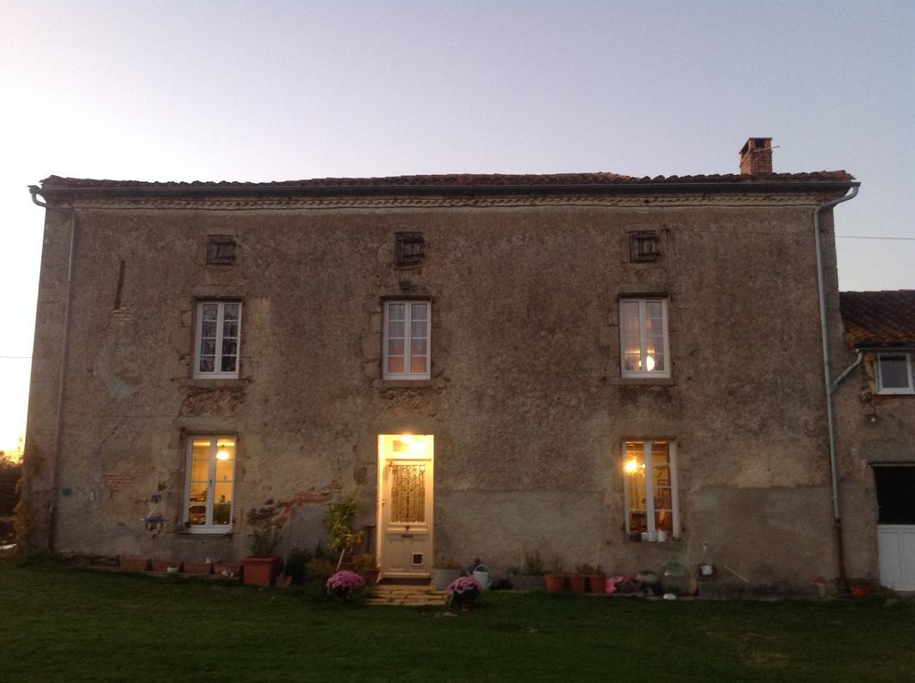 Wisteria House Bed & Breakfast Chanteloup  Exterior photo